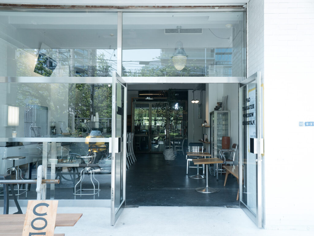 カフェバー&レストラン「TONER」にBlacklineシリーズが導入